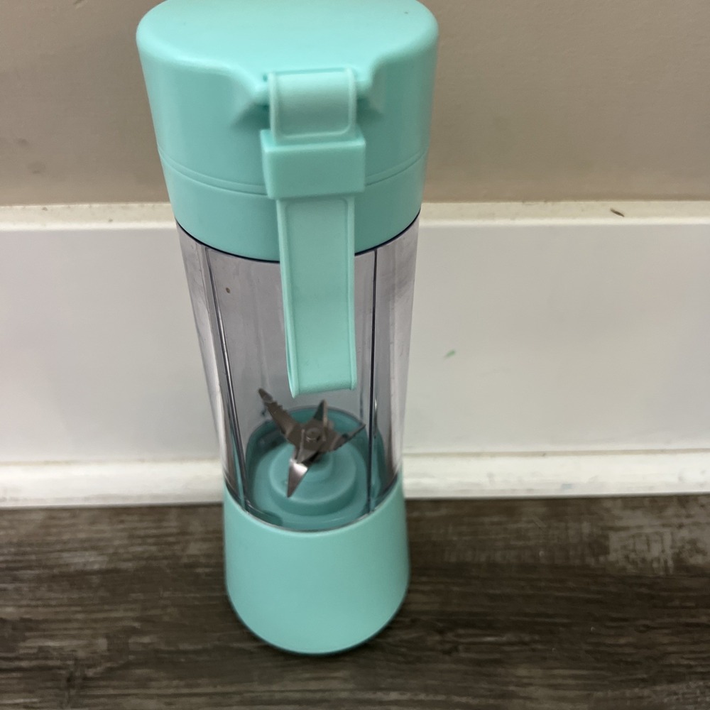 BlendJet 1 One, Portable Blender, Mint, Cordless No Charging Cord - Picture 3 of 5